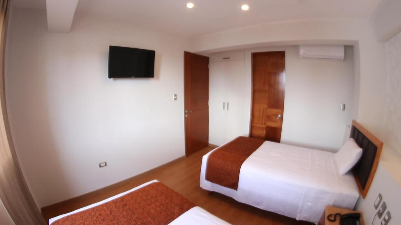 Hotel Ottavis Чиклайо Екстер'єр фото